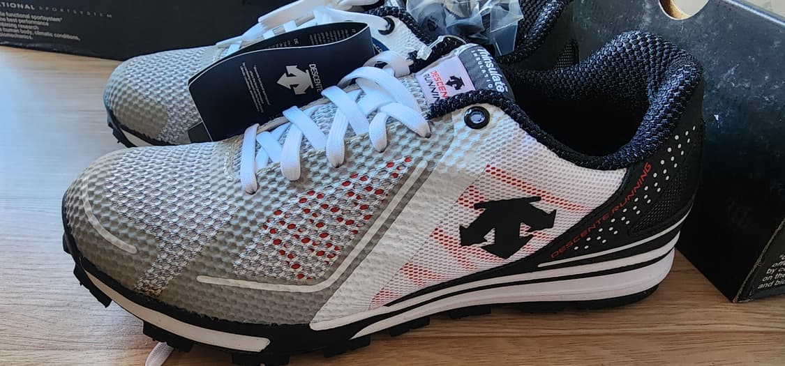 남)데상트 신발 265 팝니다 상품이미지2