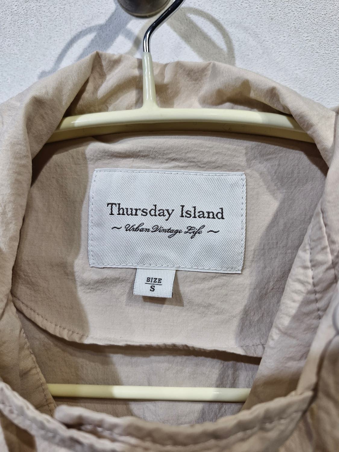 Thursday Island 썰스데이아일랜드 후드 크롭 점퍼 상품이미지8