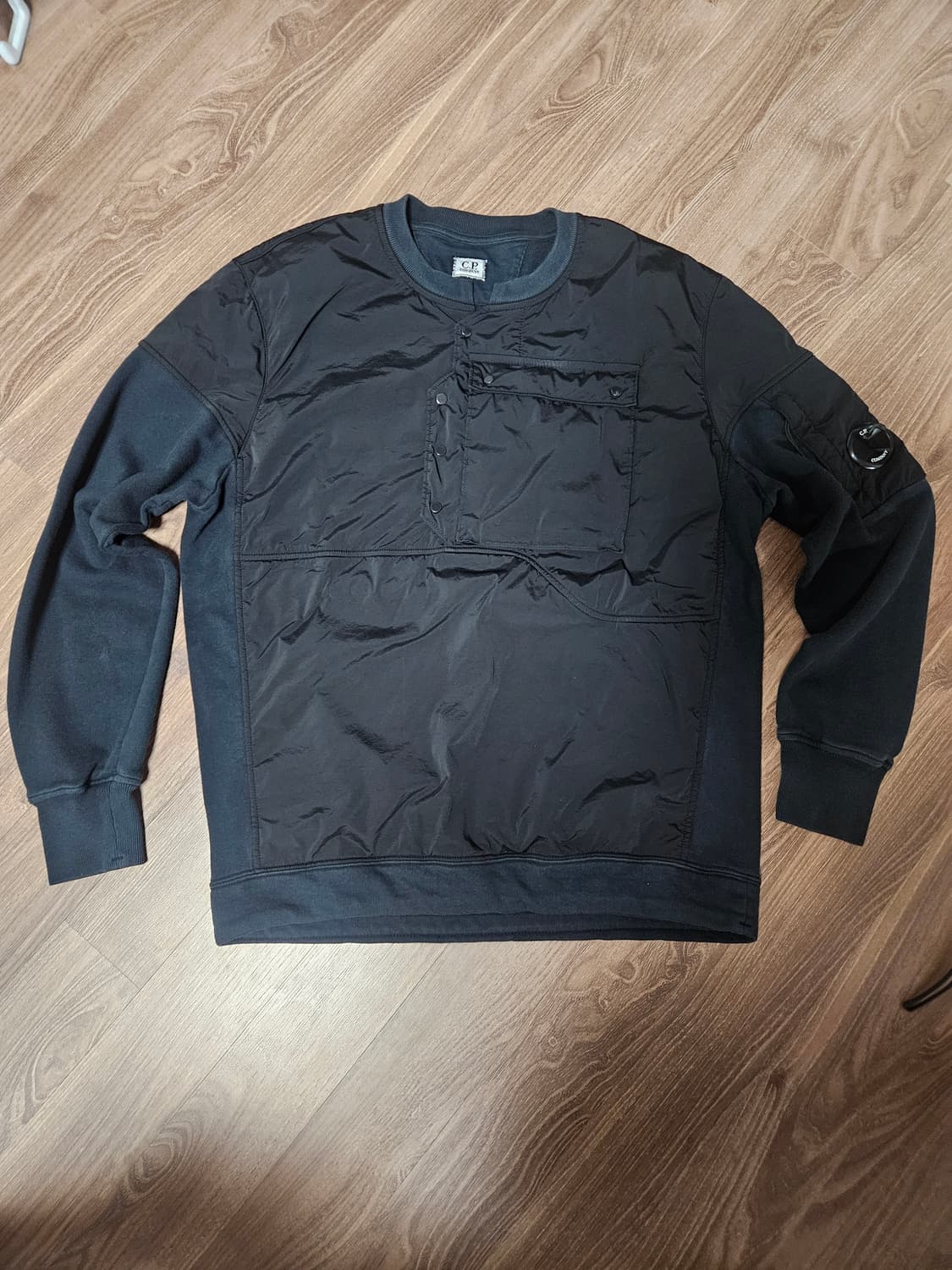 cp컴퍼니 포켓 맨투맨 M사이즈 상품이미지1