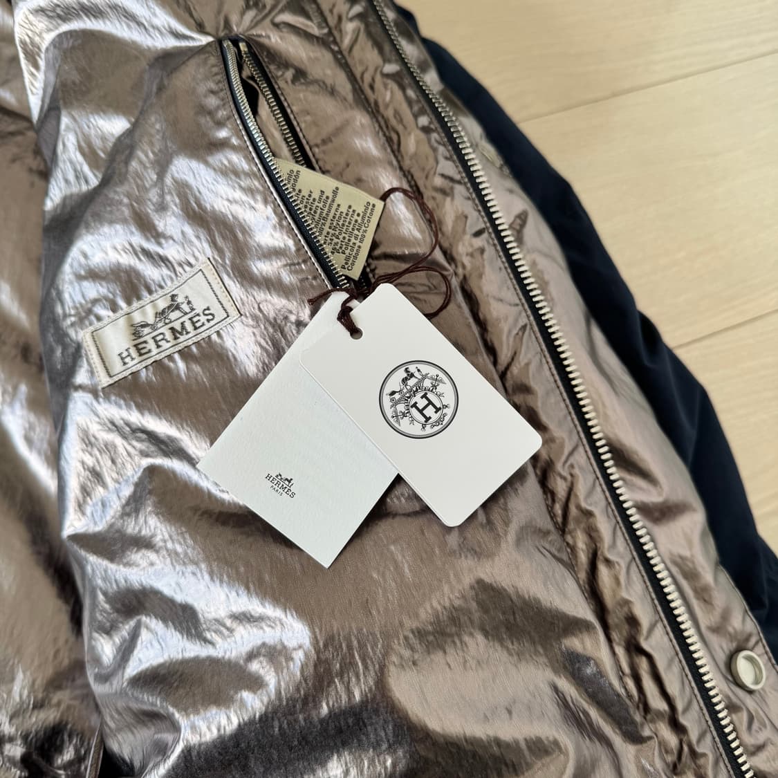 HERMES [역작, 미사용] 에르메스 끝판왕 프랑스산 다운코트 네이비 상품이미지6