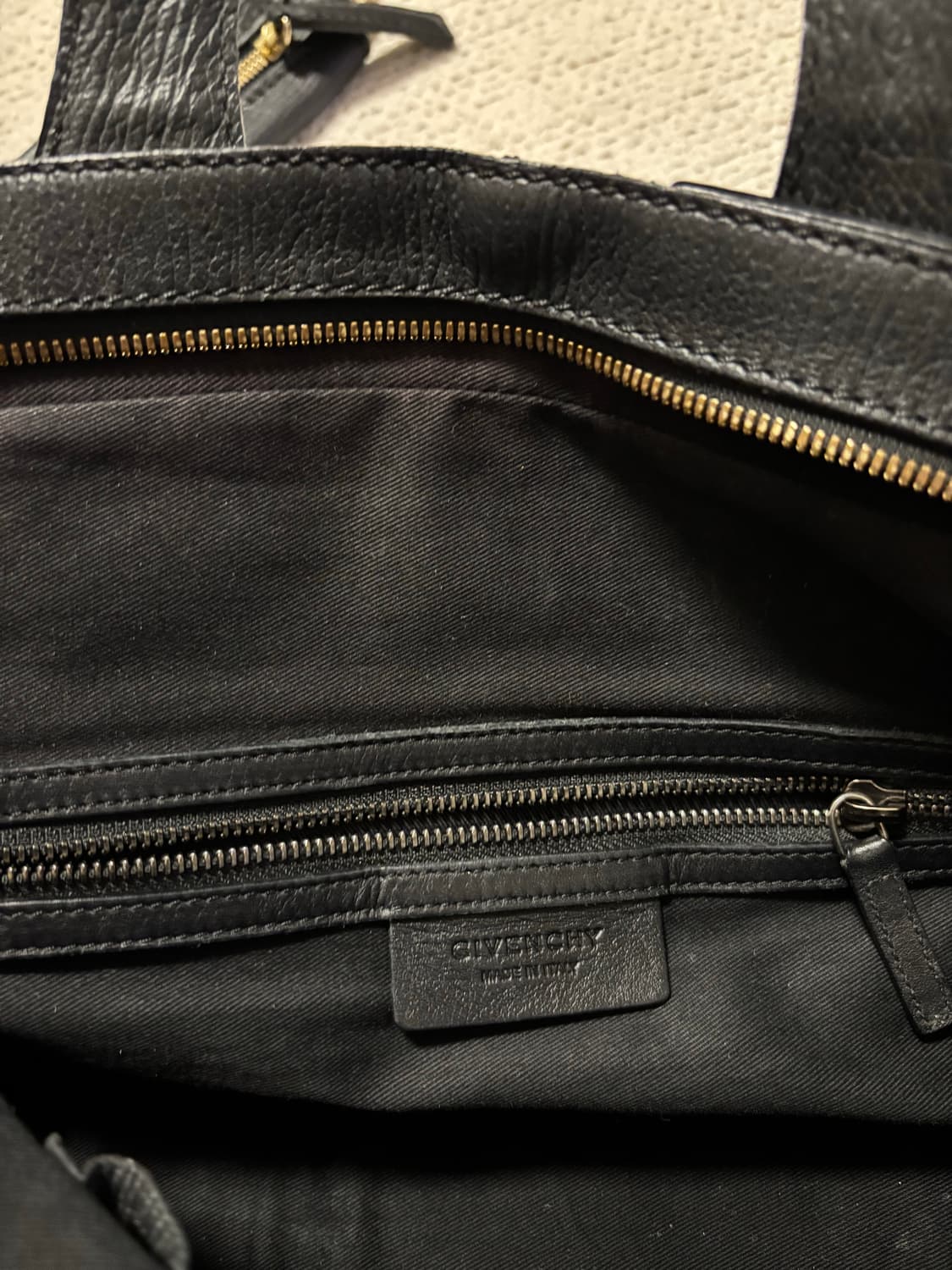 지방시 나이팅게일 블랙 토트백 M사이즈 상품이미지4