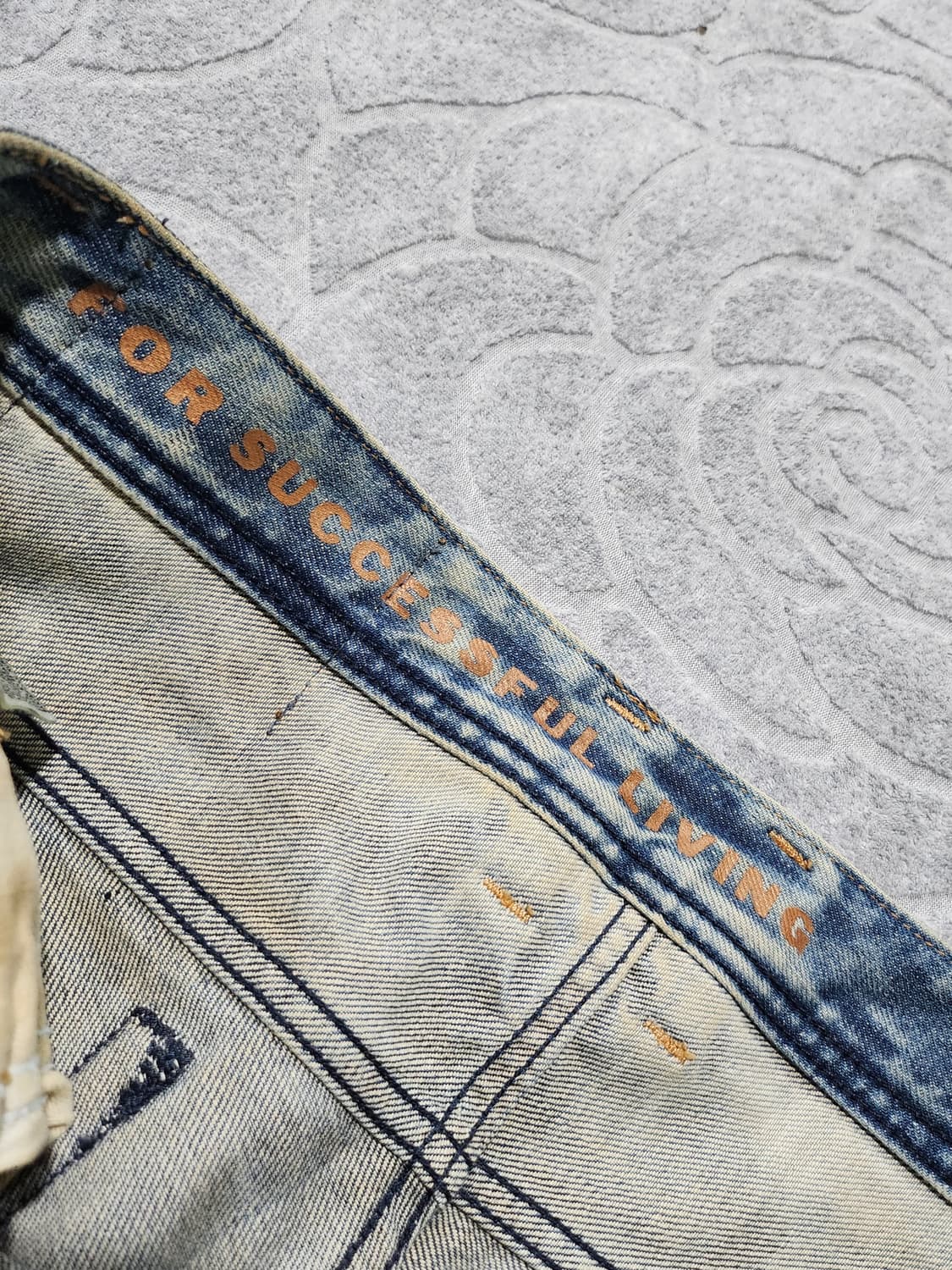 //디젤(Diesel) 빈티지 워싱 디스트로이드 진 상품이미지5