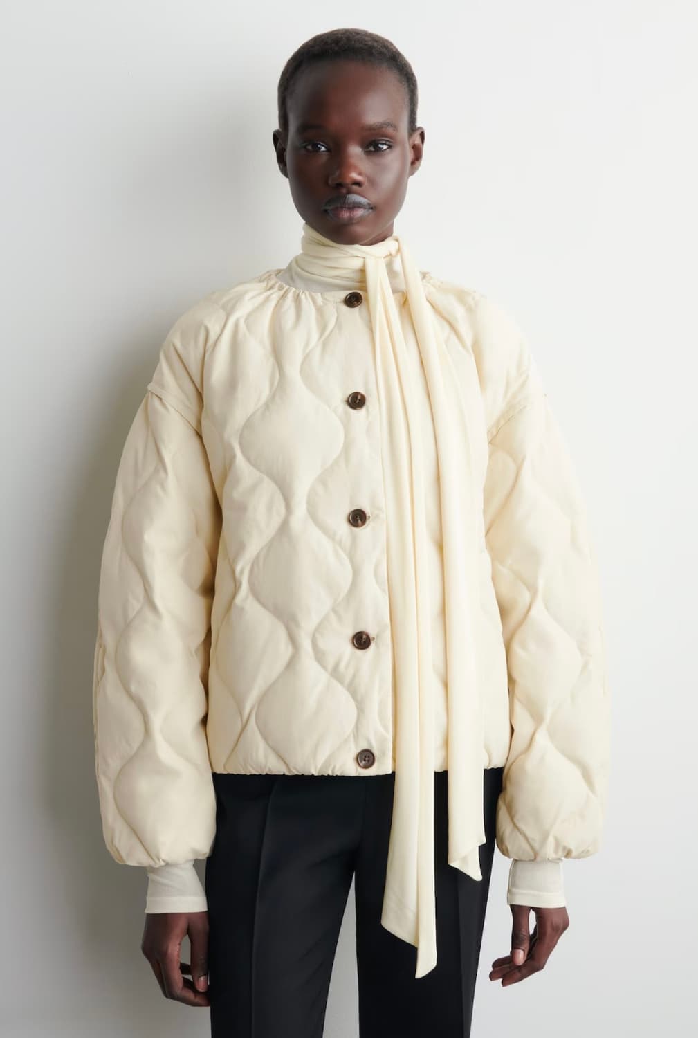 COS 코스 개더드 퀼티드 다운 자켓 상품이미지1