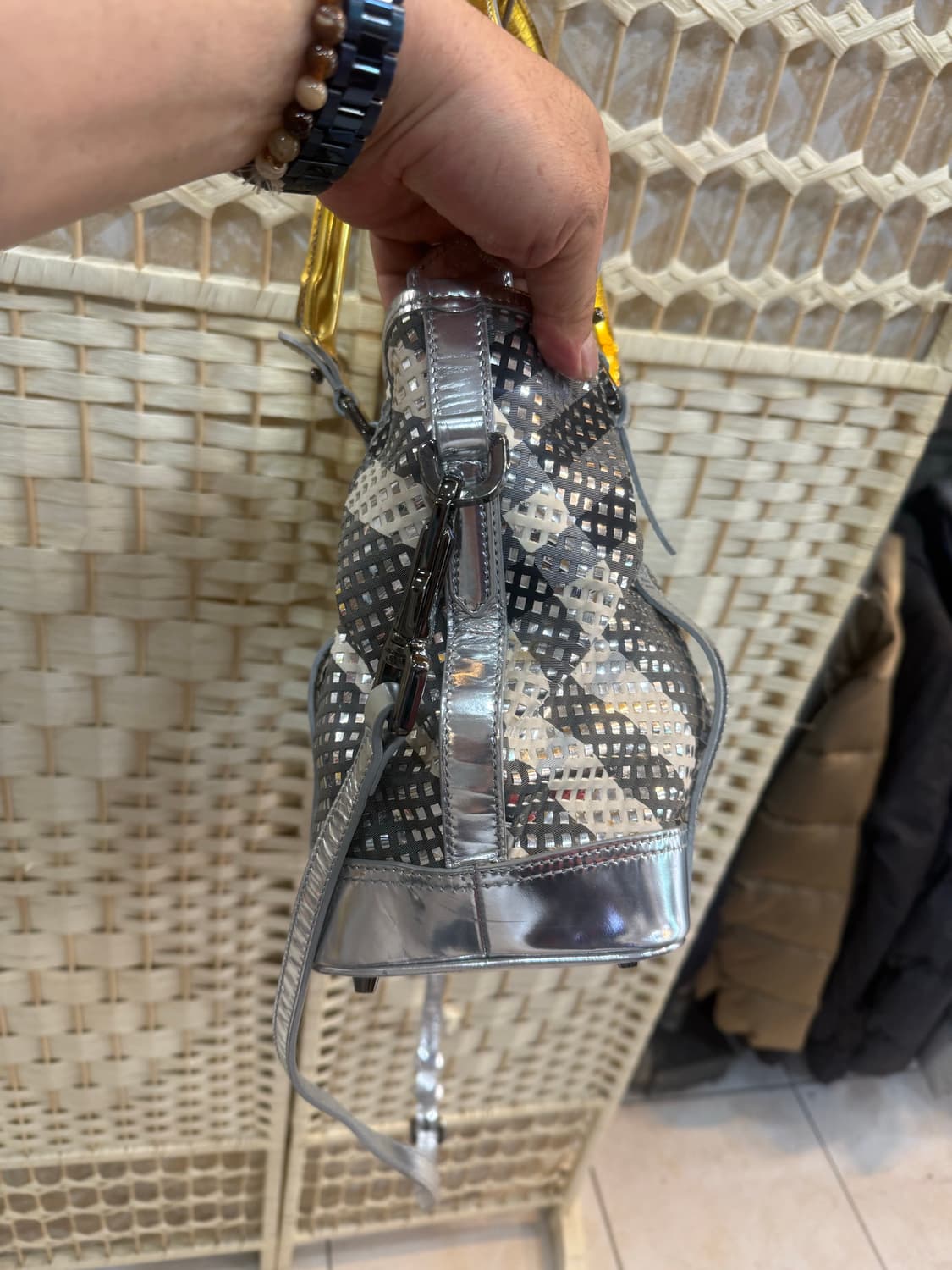 정품 버버리 실버 체크 2way백 팝니다 상품이미지4