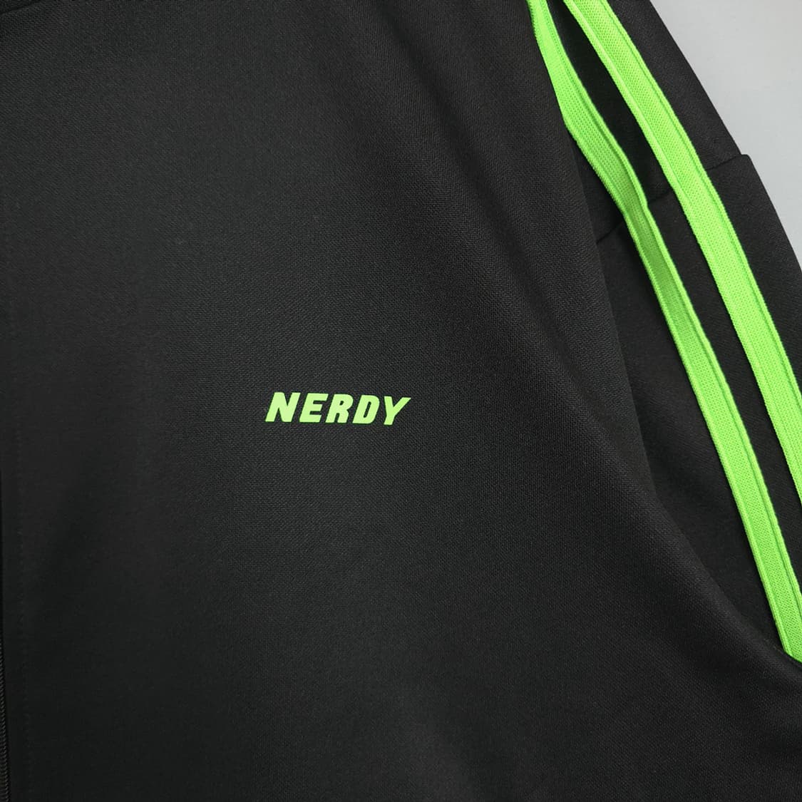 널디 NERDY 네온 라인 트랙탑 M 상품이미지3