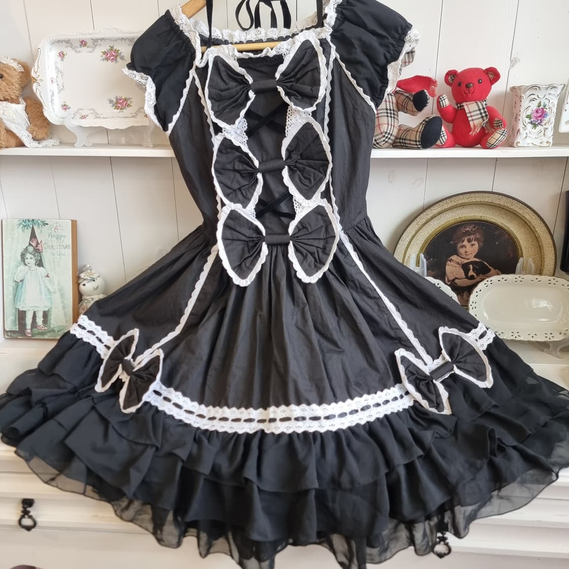 AND ROMEO 블랙화이트 프릴 리본 원피스 상품이미지2