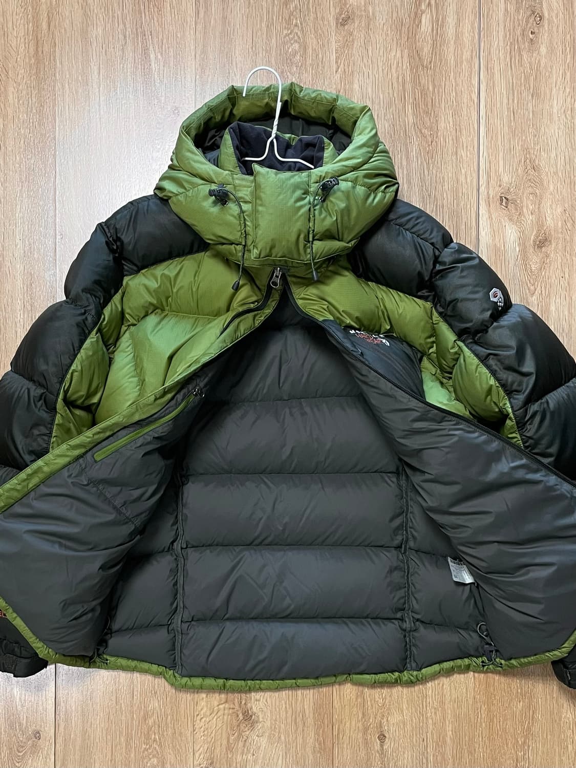 택포) 국내 유일 마운틴하드웨어 20주년 한정 투톤 구스다운 패딩 상품이미지2