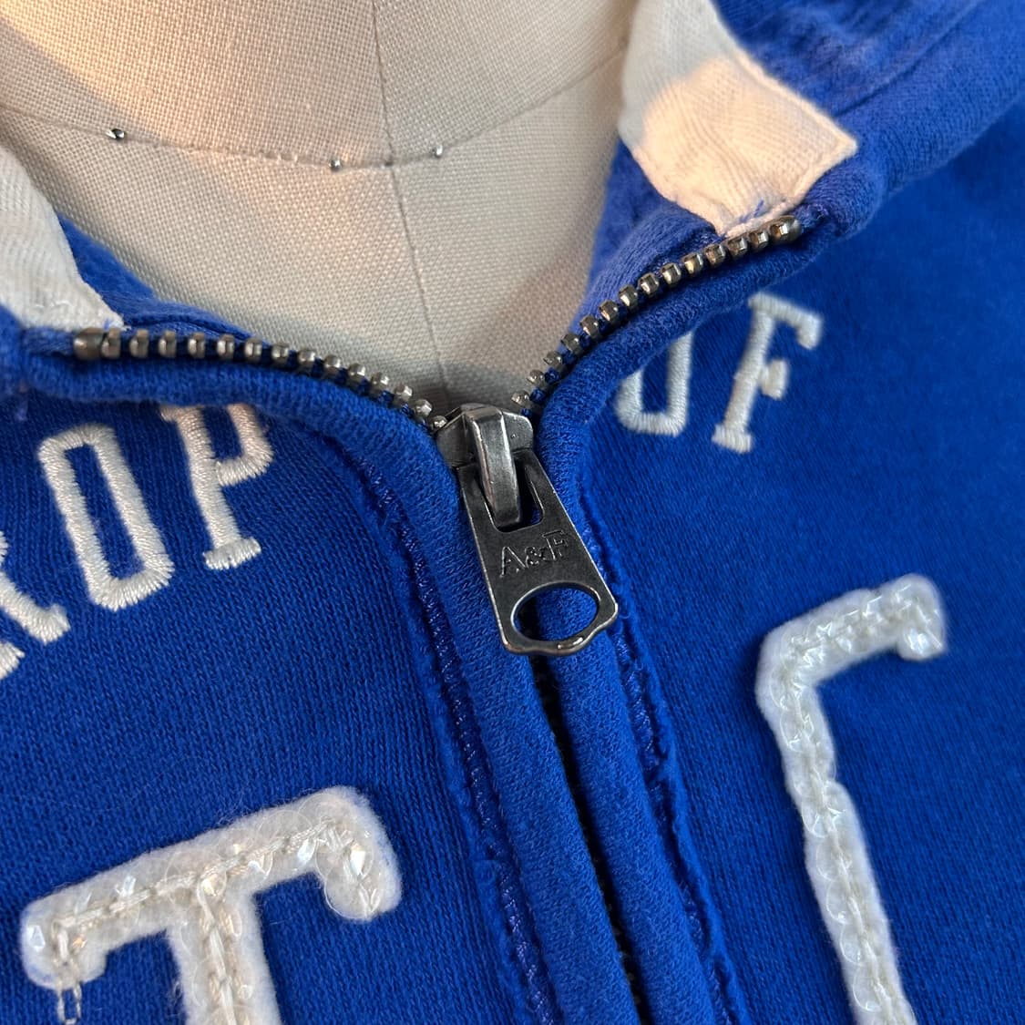 Abecrombie Blue Zip-Up Hoodie 상품이미지4