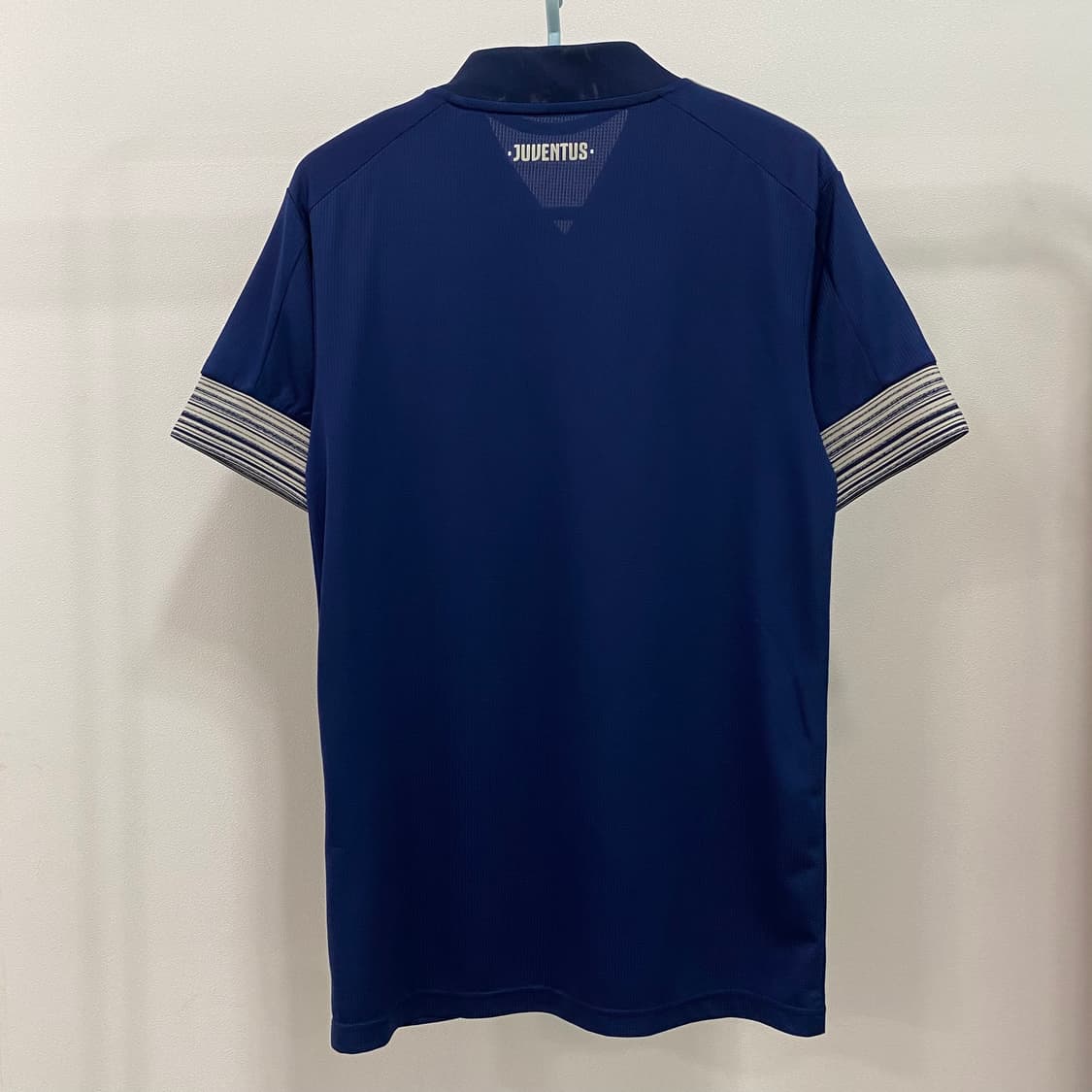 아디다스 20-21 유벤투스 노마킹 어웨이 유니폼 상품이미지2