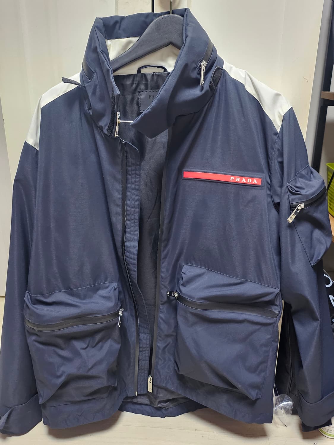 프라다 바람막이 자켓 XL사이즈 100정도 상품이미지1