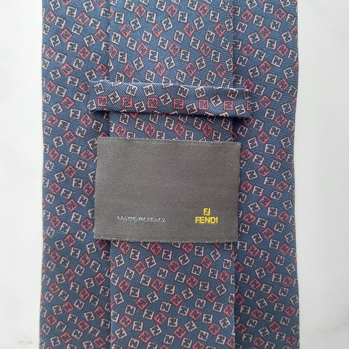 펜디 실크 네이비 FF 주카 패턴 넥타이 9.8cm A+등급 K1001
 상품이미지4