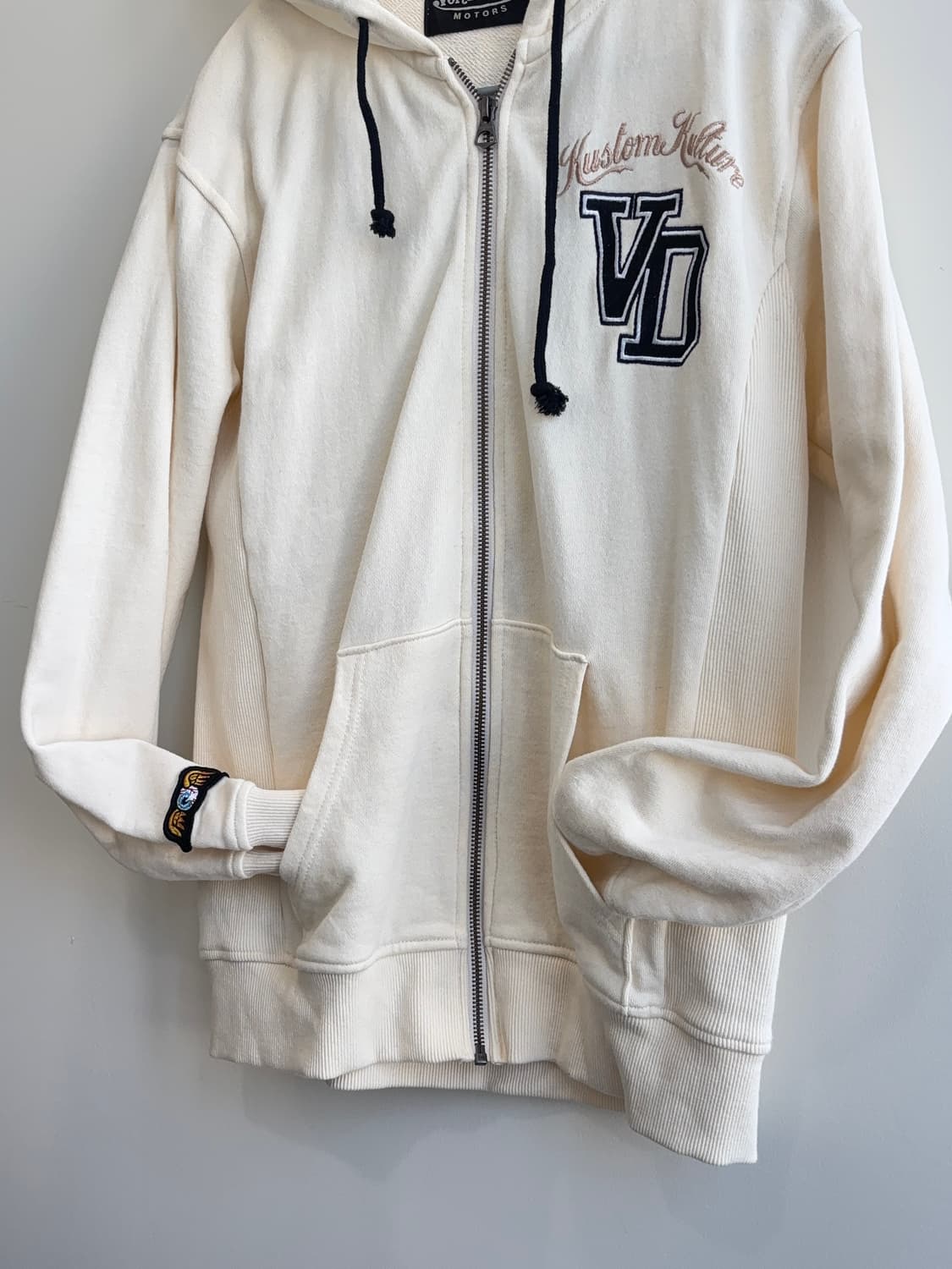 VON DUTCH 뒤판 자수 포인트 아이보리 후드집업 상품이미지3