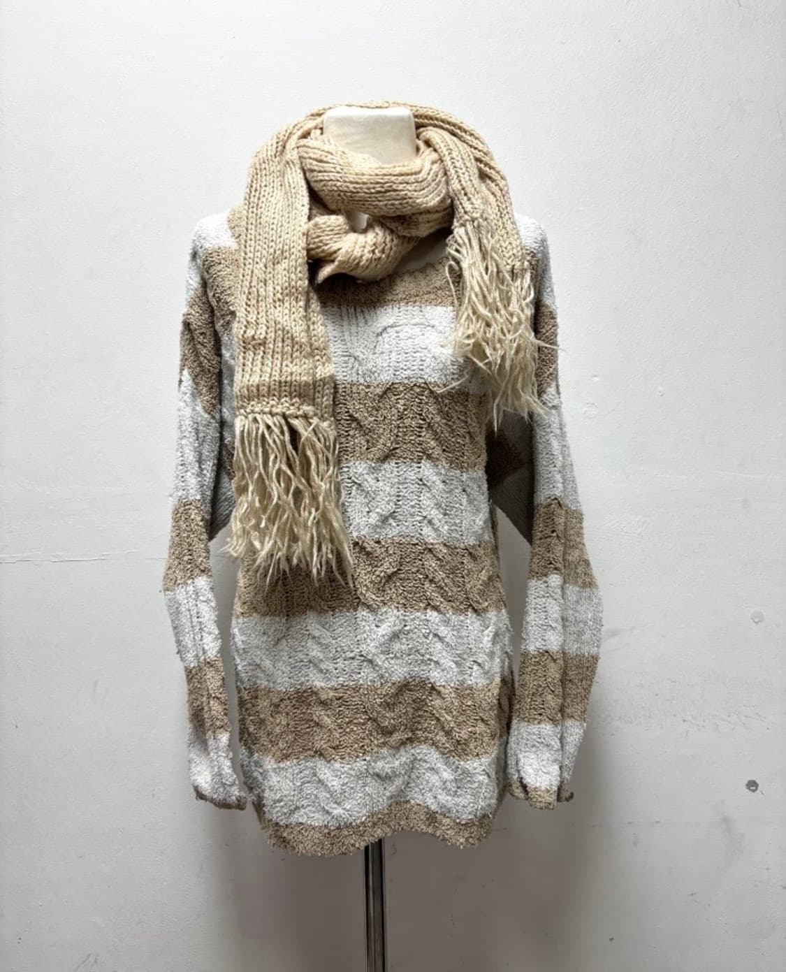 트랄라라 스트라이프 니트슬리브 라떼 y2k 상품이미지1