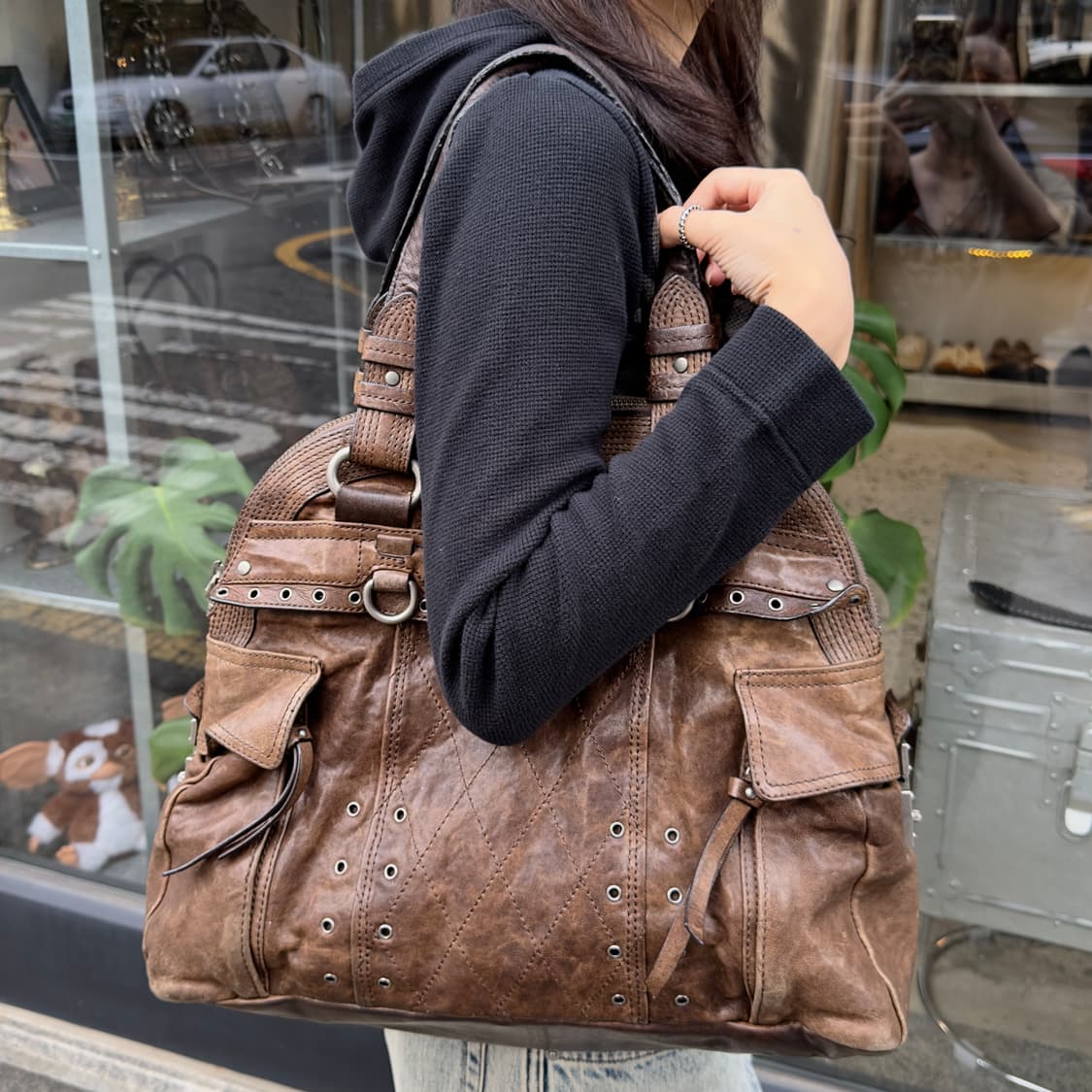 00s Y2K 쥬시 꾸뛰르 디스트레스트 가죽 빅백 상품이미지7