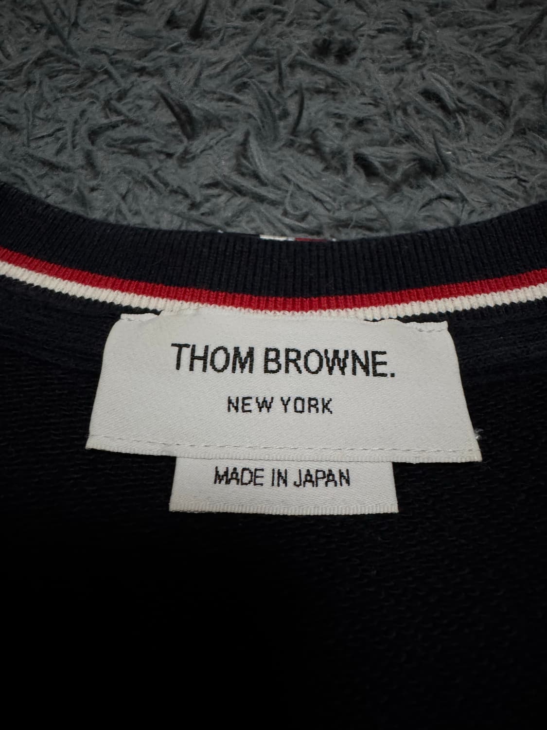 톰브라운 사선완장 맨투맨 7사이즈 네이비 상품이미지3