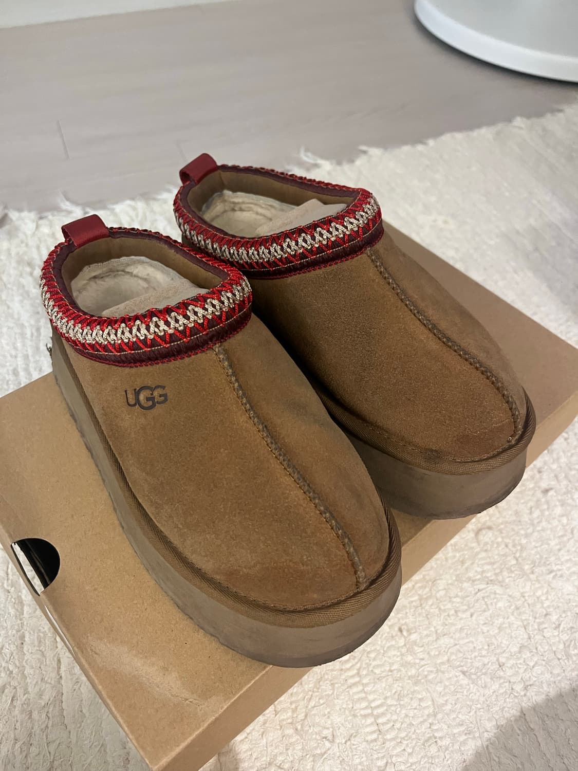 어그 타즈  체스트넛 230 상품이미지1