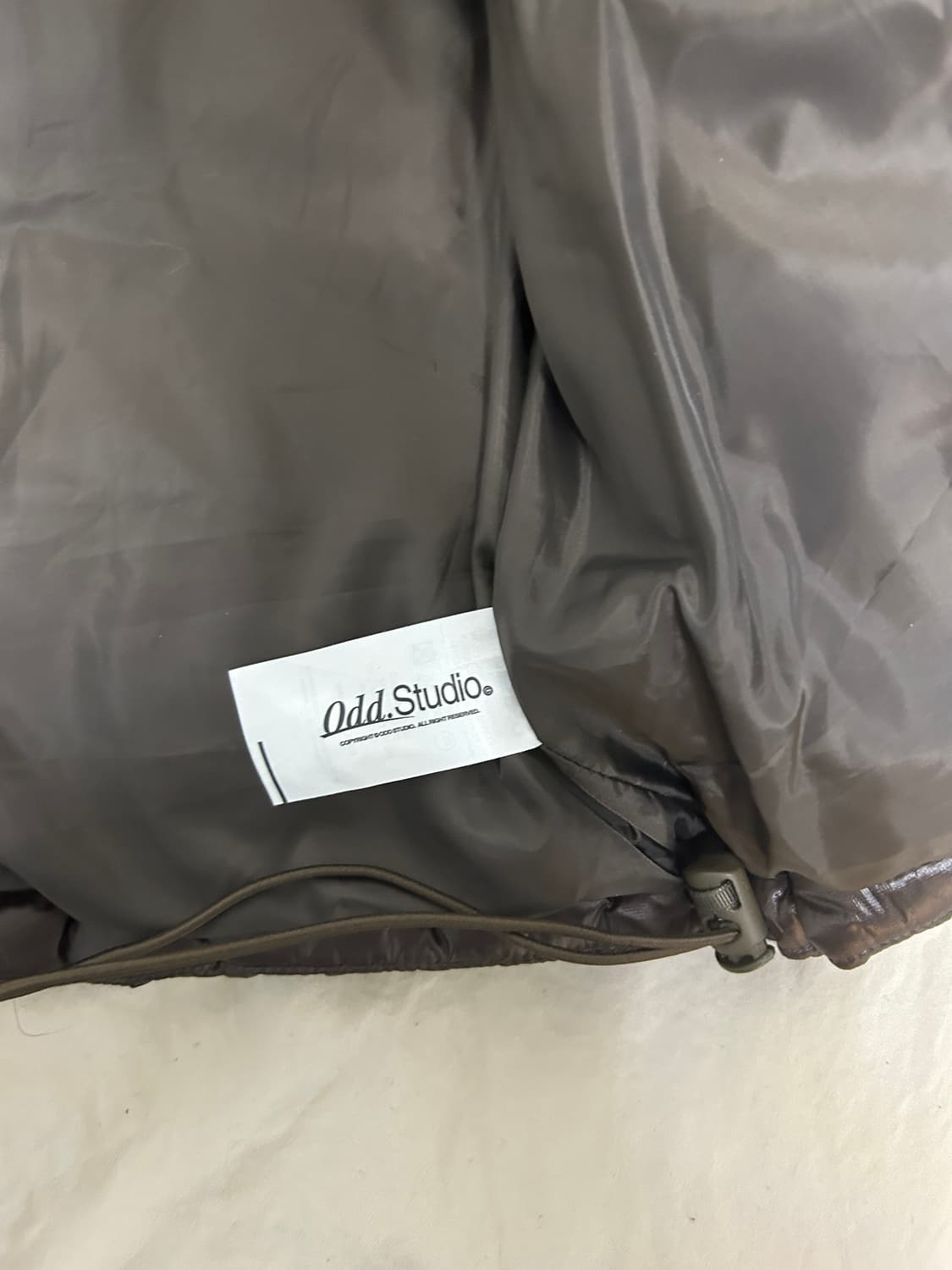 오드스튜디오 숏패딩 브라운 상품이미지4