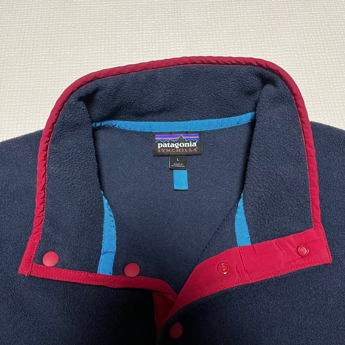 파타고니아 신칠라 네이비/니켈 레드 상품이미지3