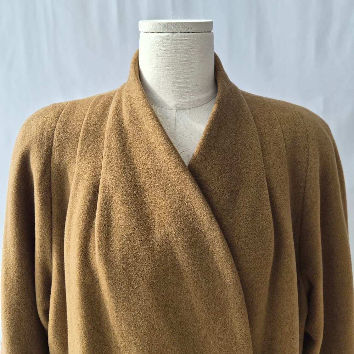 SANYO Carat 울100% 카멜 더블 노카라 코트 상품이미지4