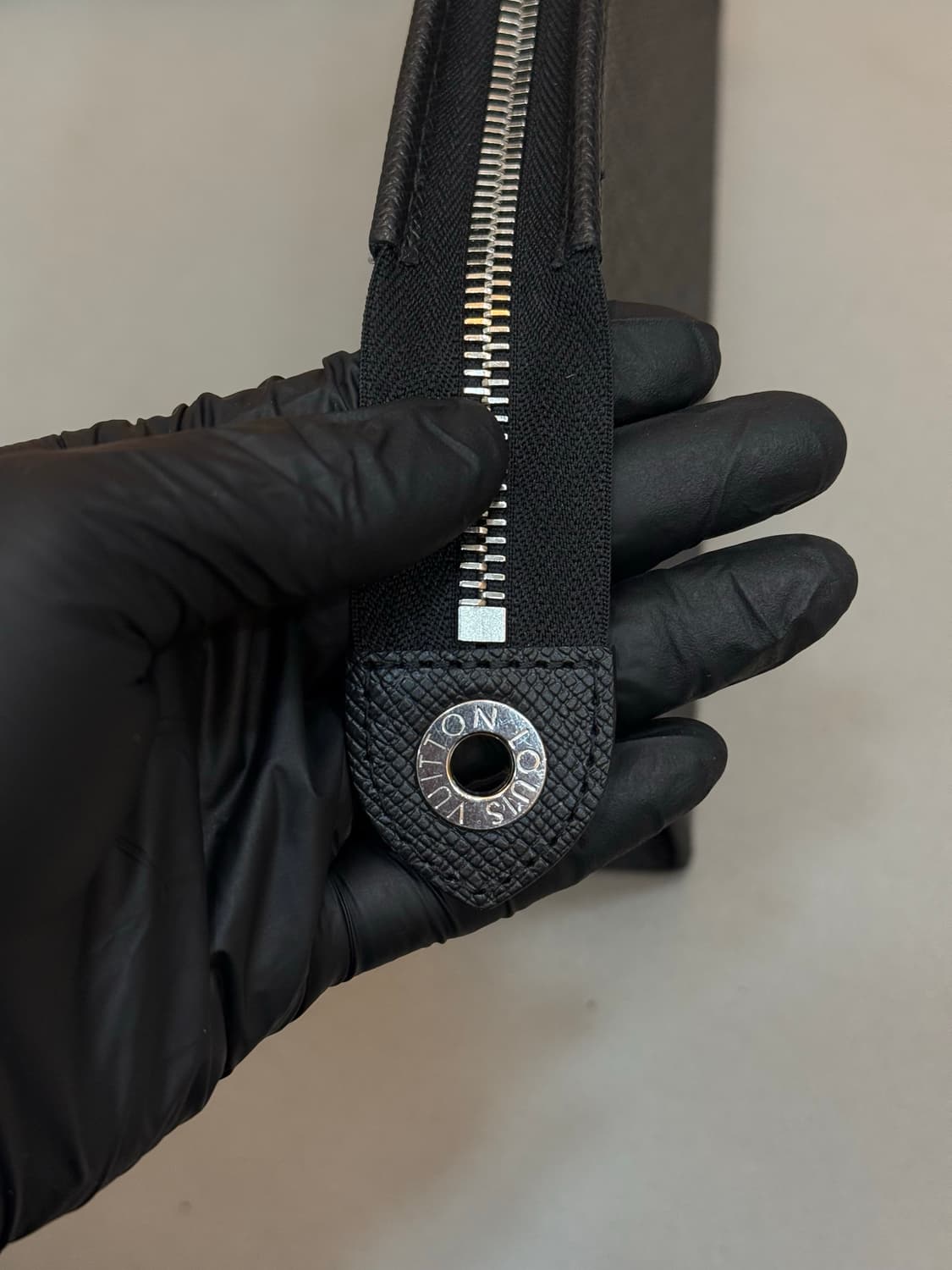 루이비통 타이가 포쉐트 보야주 클러치 상품이미지6