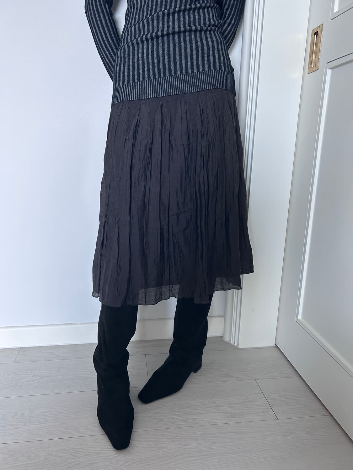 Noir Crinkled Midi Skirt / 빈티지 미디 스커트 상품이미지3