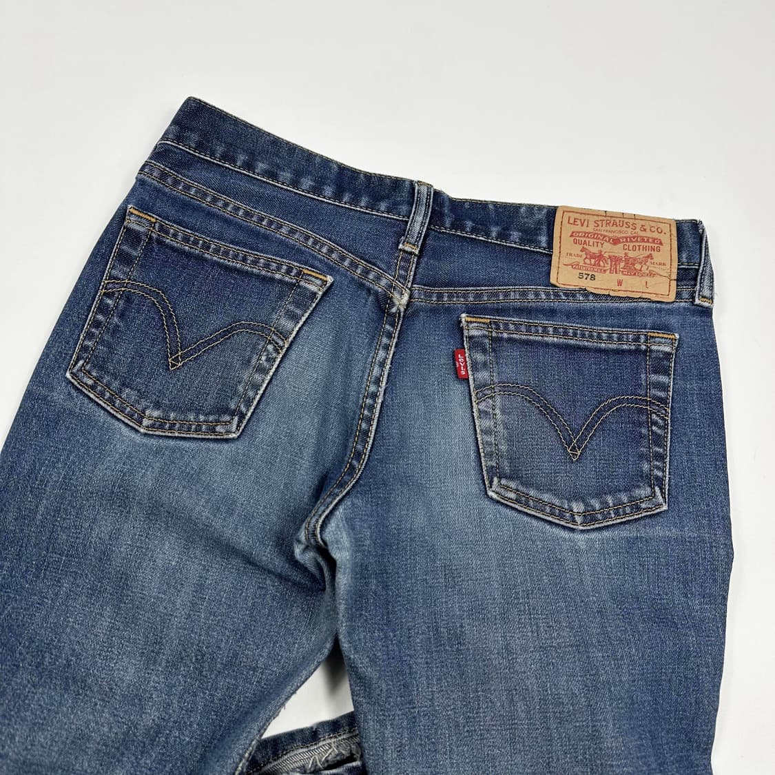28 리바이스 578 여성 레귤러 부츠컷 데님팬츠 상품이미지4