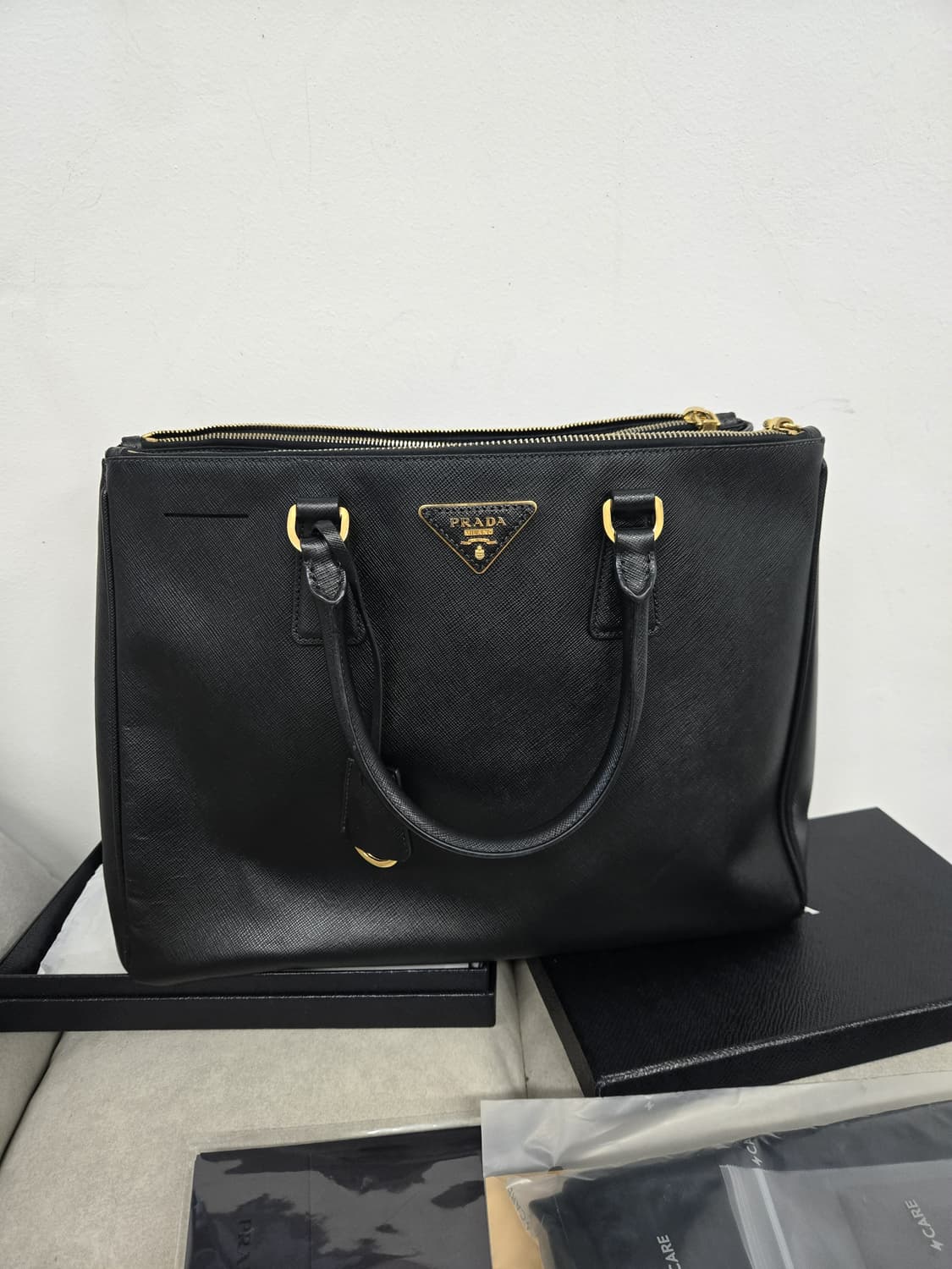 [보증서 정품]프라다 사피아노 토트백 상품이미지1