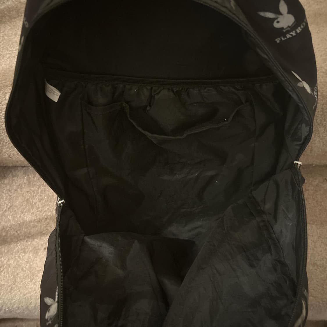 플레이보이 올 오버 프린트 백팩 블랙 상품이미지4