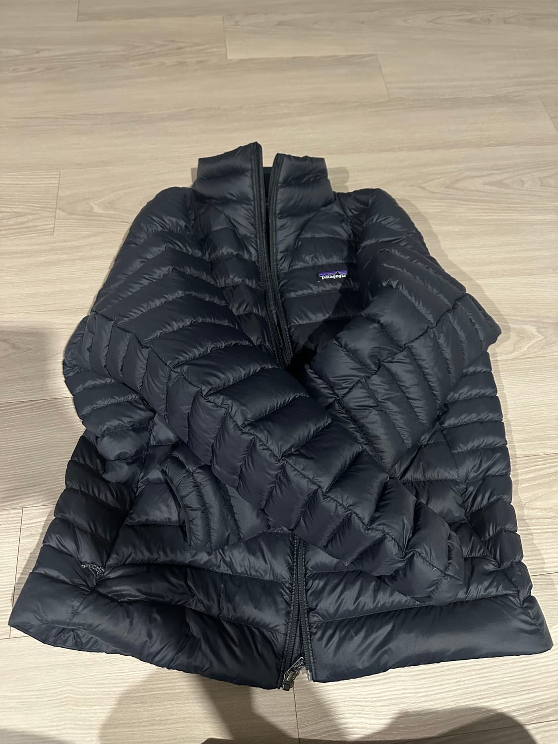 파타고니아 다운 스웨터 블랙 L 상품이미지1