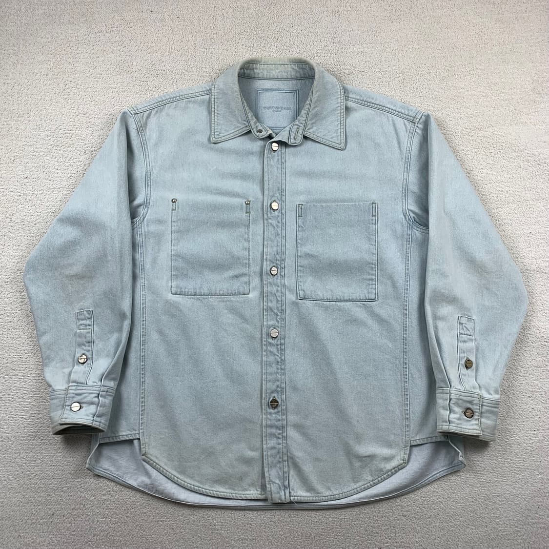 우영미 24SS 백로고 데님 셔츠 자켓 라이트블루 상품이미지3