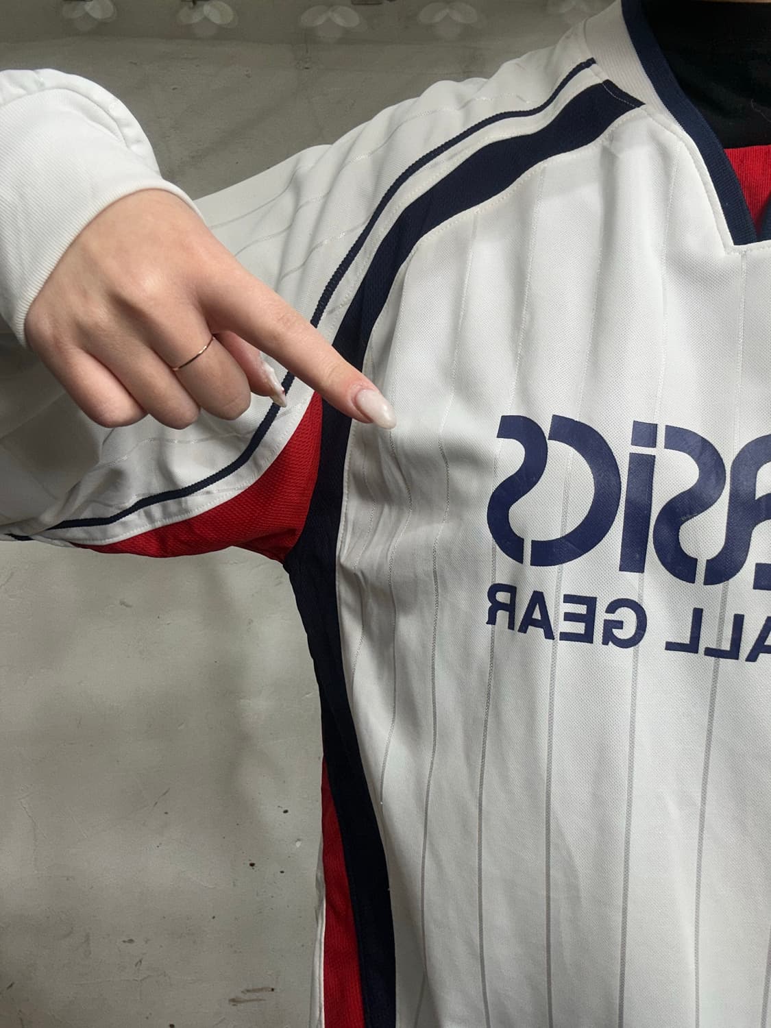 아식스 화이트 일본판 축구 빅 로고 웜업 슬리브 맨투맨  상품이미지4