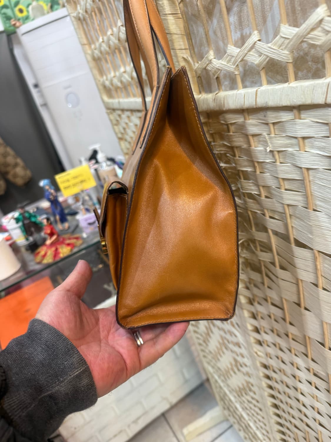 정품 펜디 레더 토트백 팝니다 상품이미지3