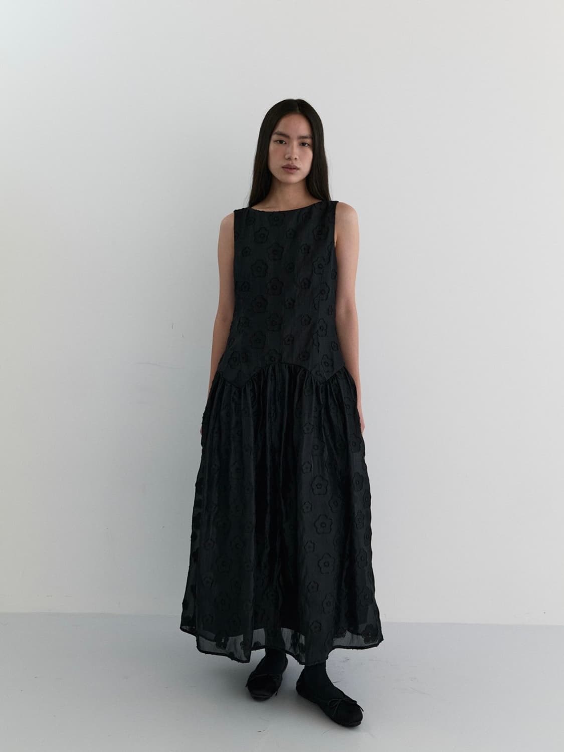 마조네 BACK HOLE DRESS_LACE 상품이미지1