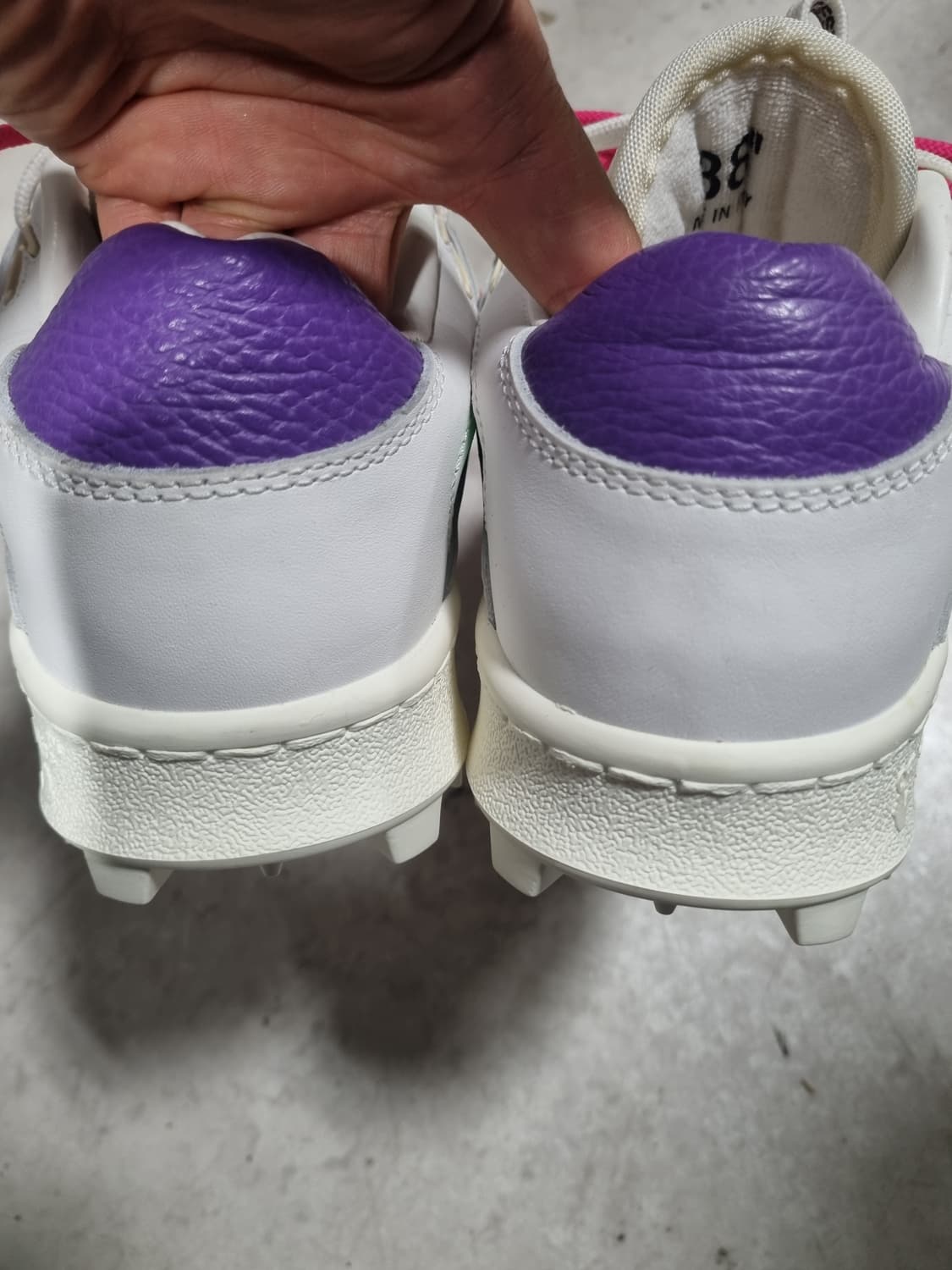 오프화이트 여성 스니커즈  상품이미지3