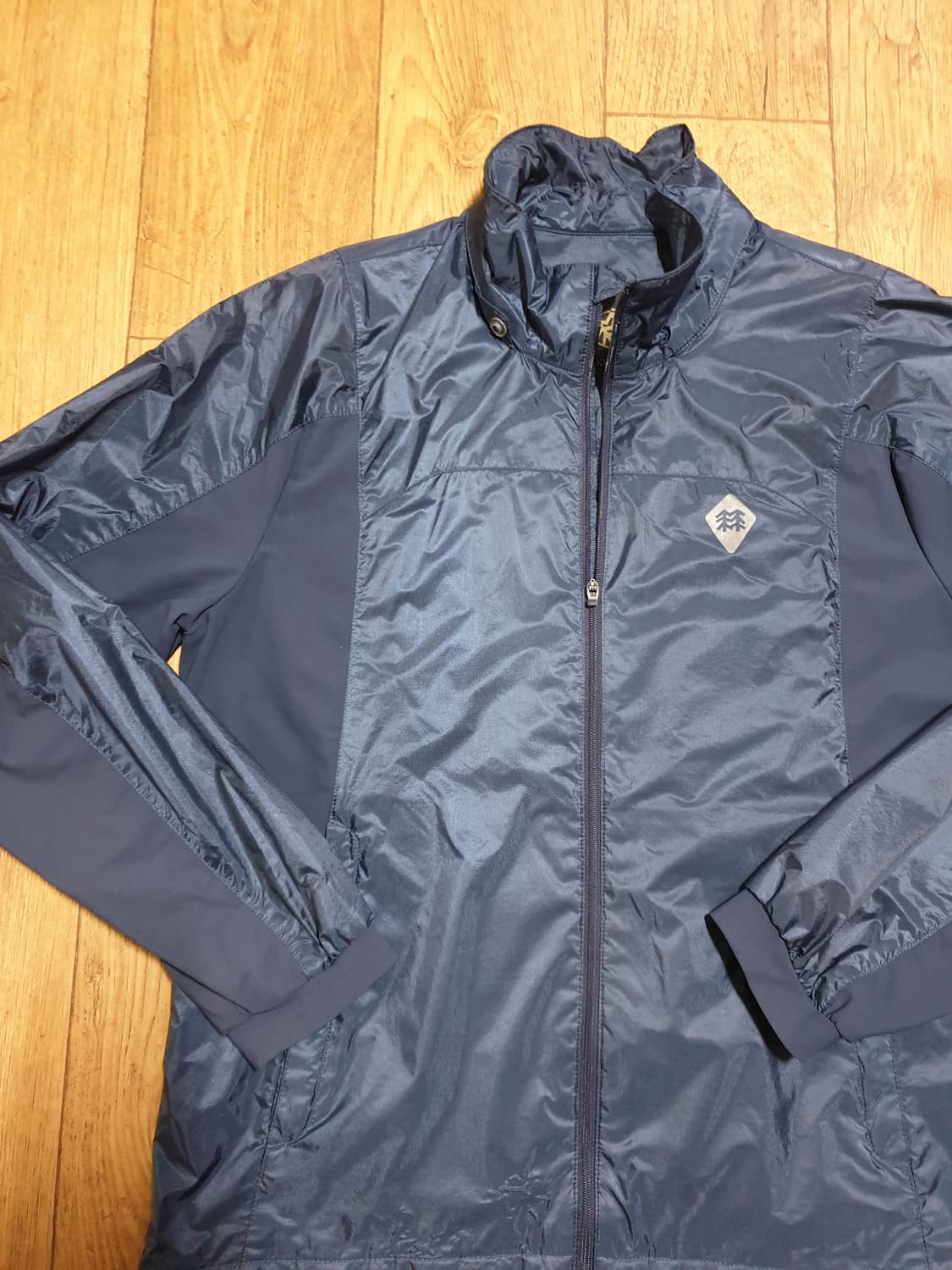 1114 코오롱 운동복 바람막이 100 사이즈입니다 상품이미지4