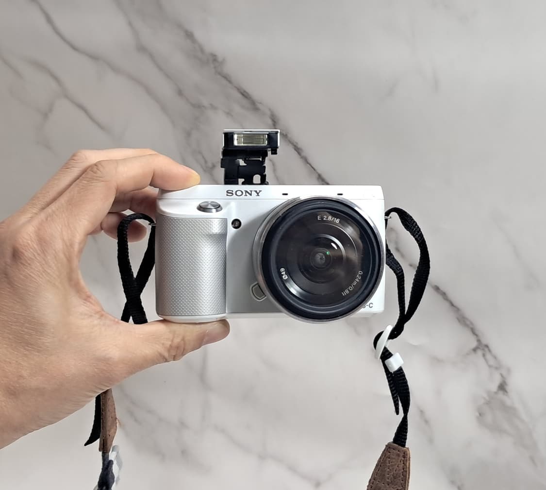 소니 알파 NEX-F3 미러리스 바디 /16mm 렌즈 /18-55mm 상품이미지2