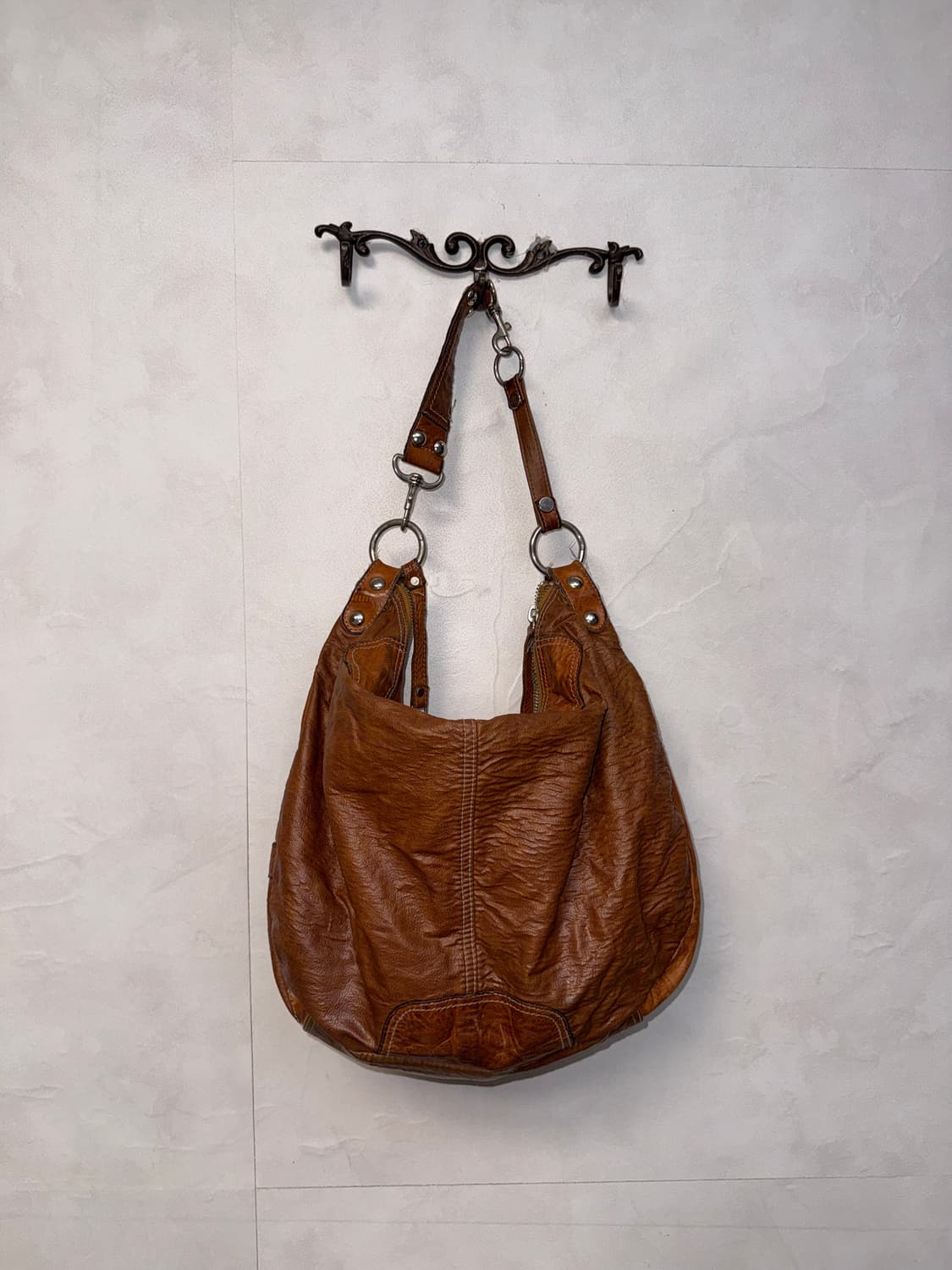 TANKUS camel lamb skin stud chain 숄더백 상품이미지6