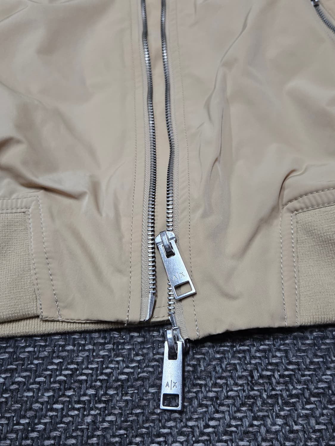 아르마니 익스체인지(Armani Exchange)베이지 봄버 재킷 상품이미지4
