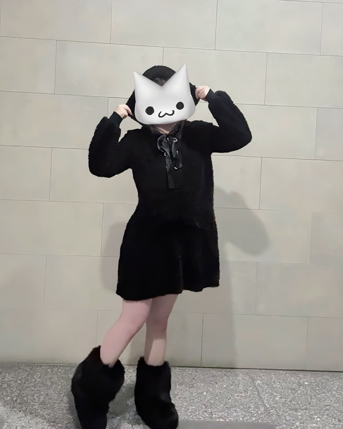 앙크루즈 지뢰계 정석템 후드 폭닥폭닥 털 블랙 리본 아일렛 디테일 원피스 상품이미지1