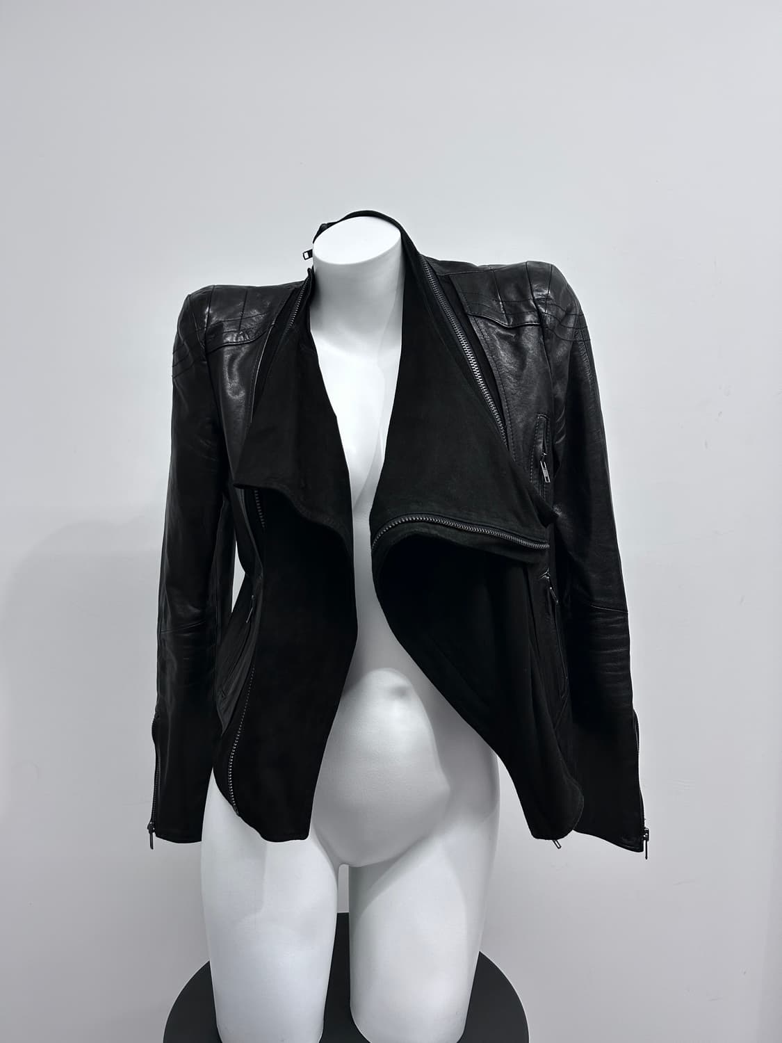 드레이프 넥 풀 오버 지퍼 램스킨 자켓 상품이미지2