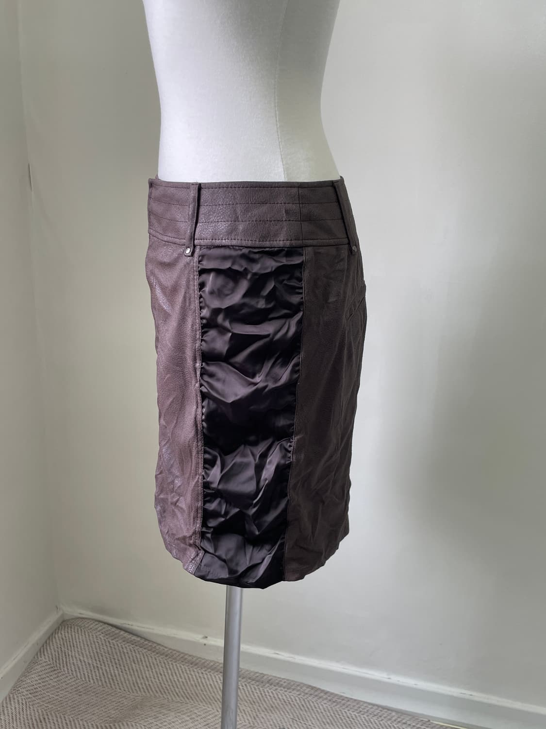 투루사르디 브라운 레더 프릴 스커트  상품이미지2