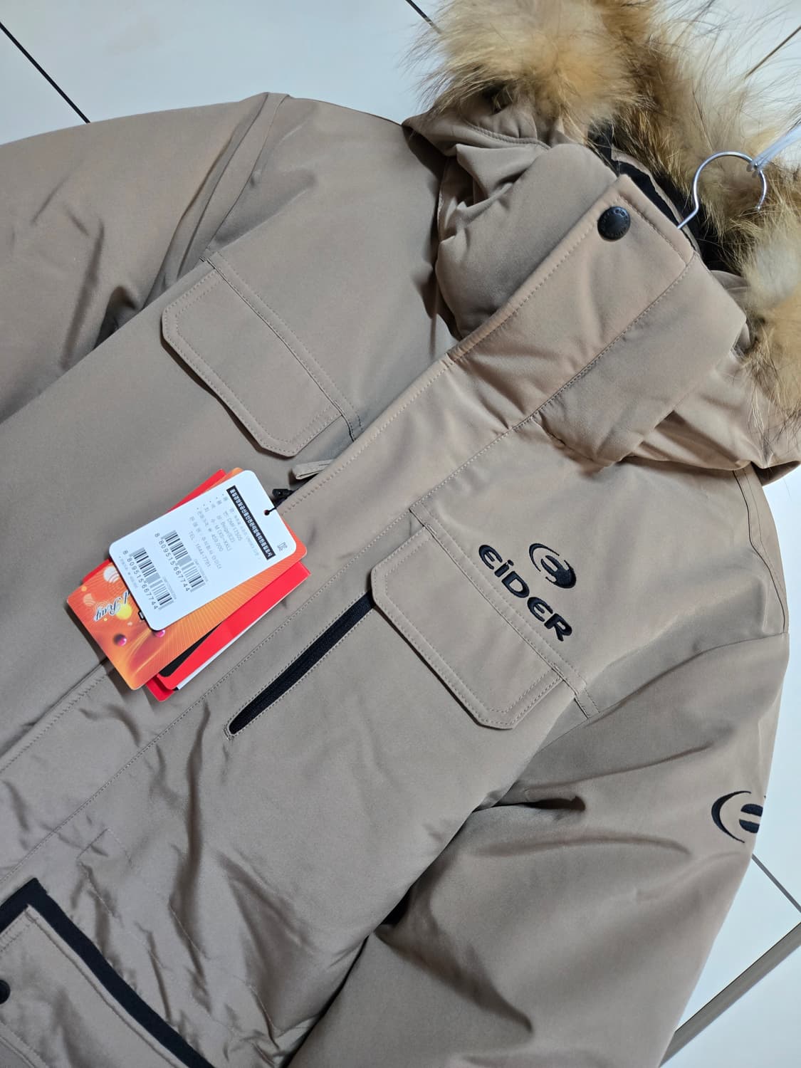 아이더 캐주얼 헤비다운 라쿤털 패딩(택달린새상품) 상품이미지2