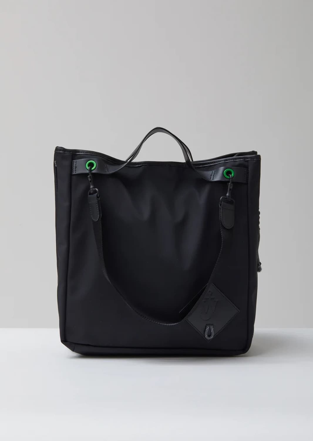 JW Anderson 블랙 나일론 토트 백 (크기변형) 상품이미지3