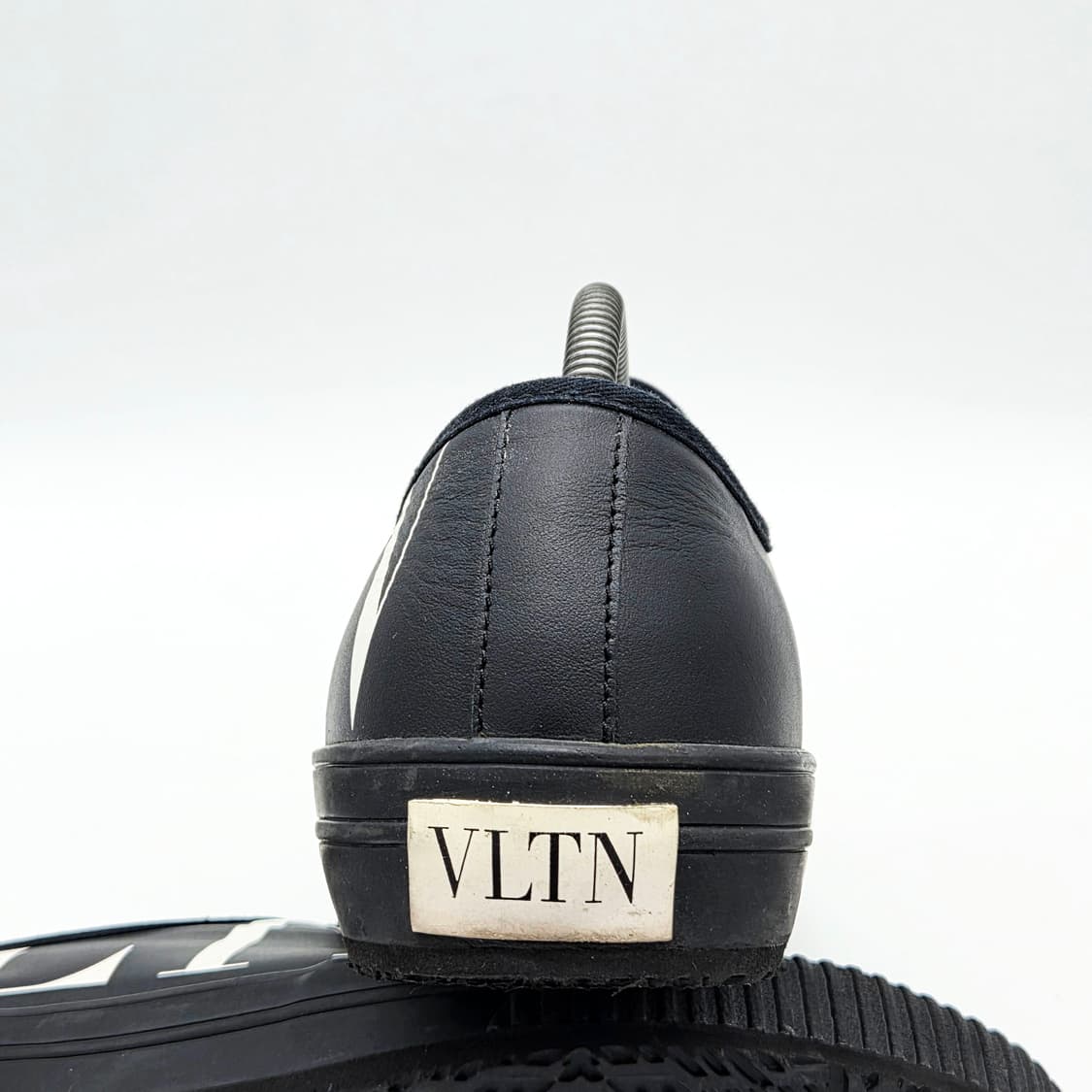  발렌티노 레더 로우탑 스니커즈 블랙 (43)   상품이미지2