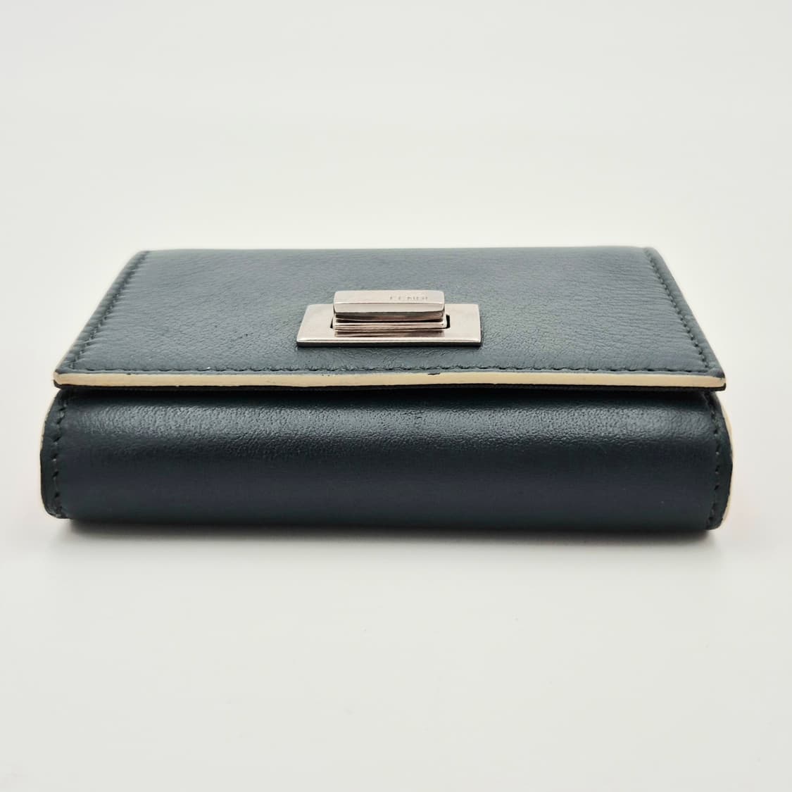 펜디 투톤 카드지갑 상품이미지5