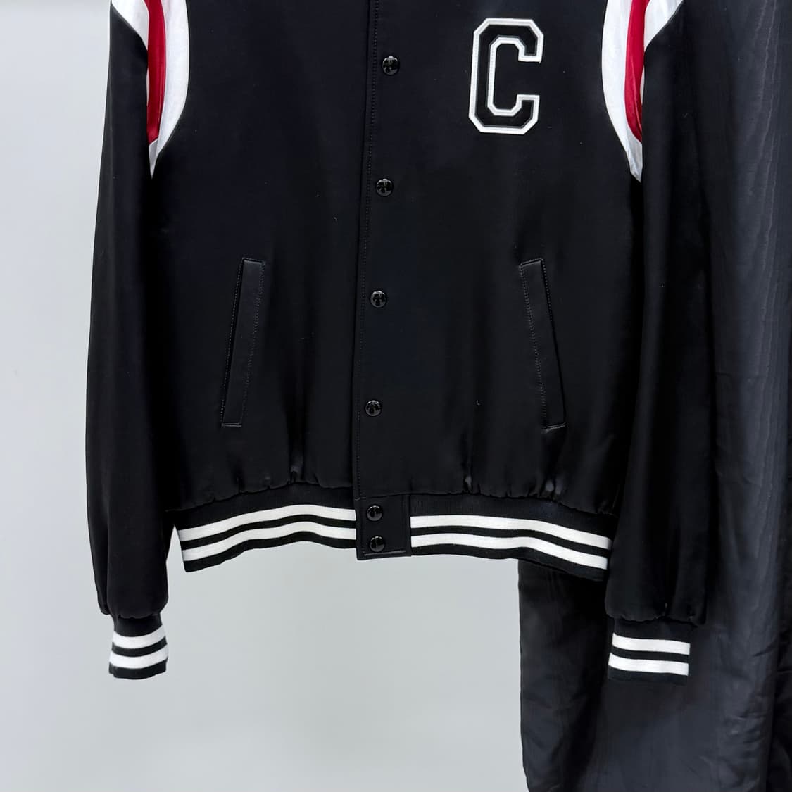 [S+급/54] 셀린느 사틴 바시티 자켓 블랙 상품이미지3