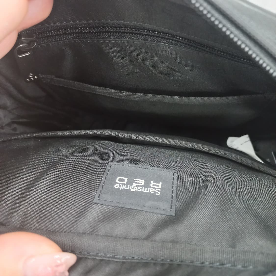 쌤소나이트 레드 블랙 크로스백 상품이미지4