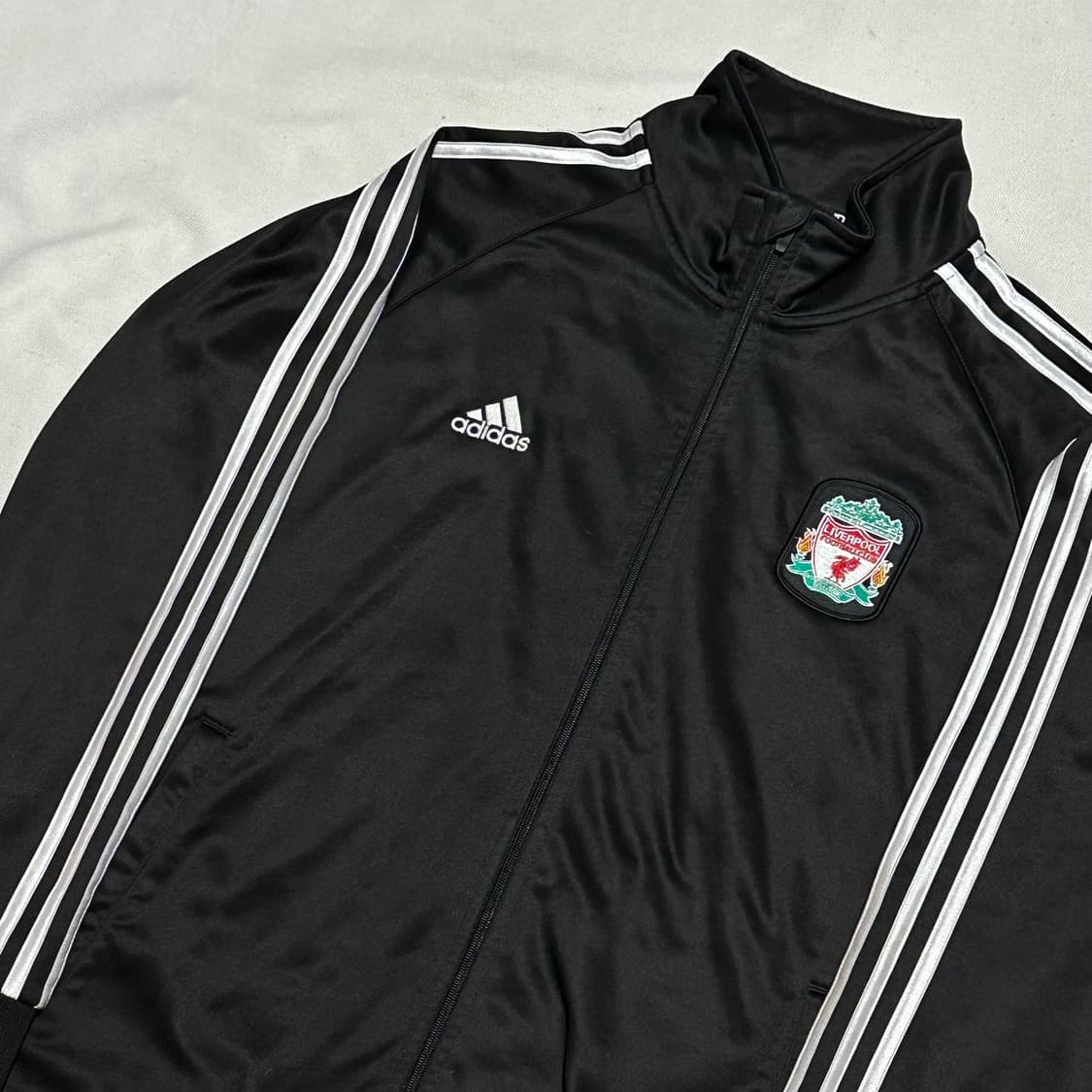 L 아디다스 리버풀 블랙 트랙탑 상품이미지1