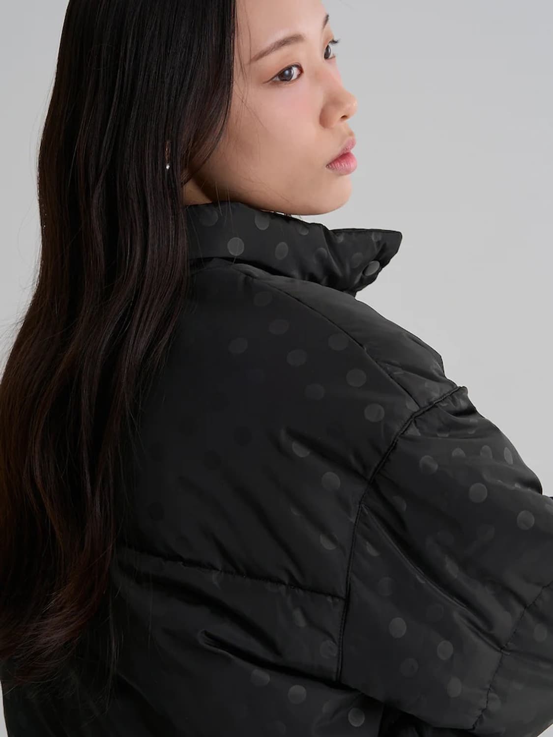 에잇세컨즈 도트 패턴 웰론 숏패딩  블랙 땡땡이 상품이미지2