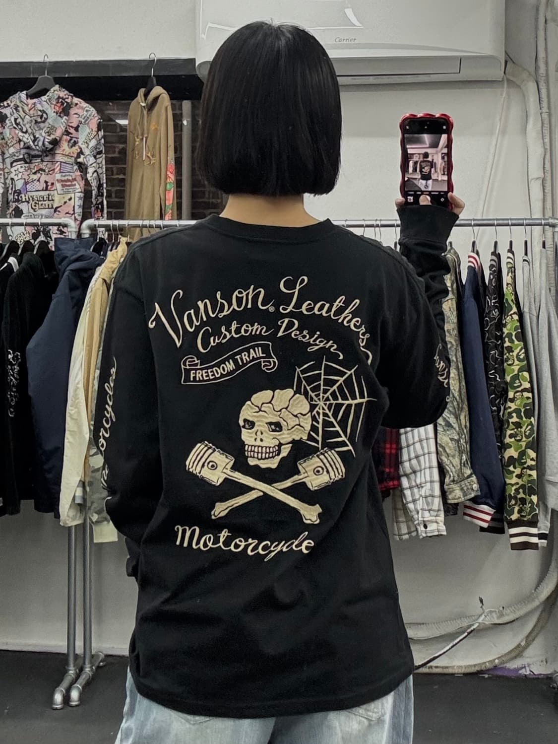 밴슨 레더 스컬 사이드 로고 롱슬리브 상품이미지5